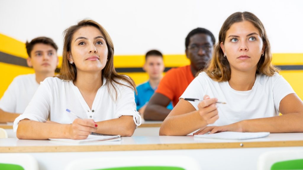 Examen teórico, duración y condiciones